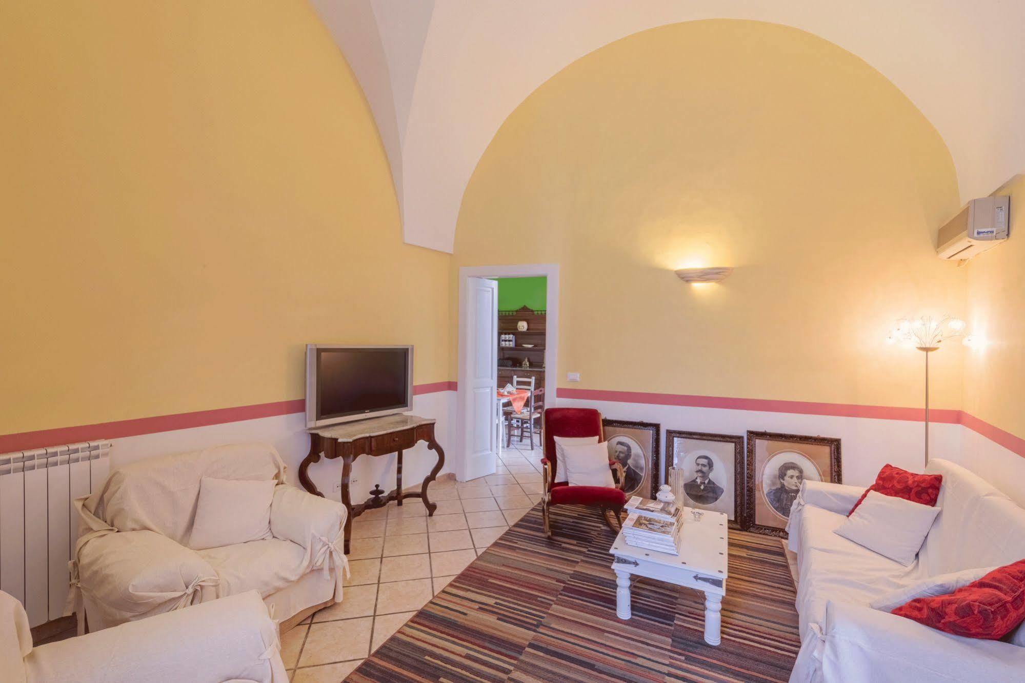 La Naca Della Taranta B&B Galatina Exterior foto