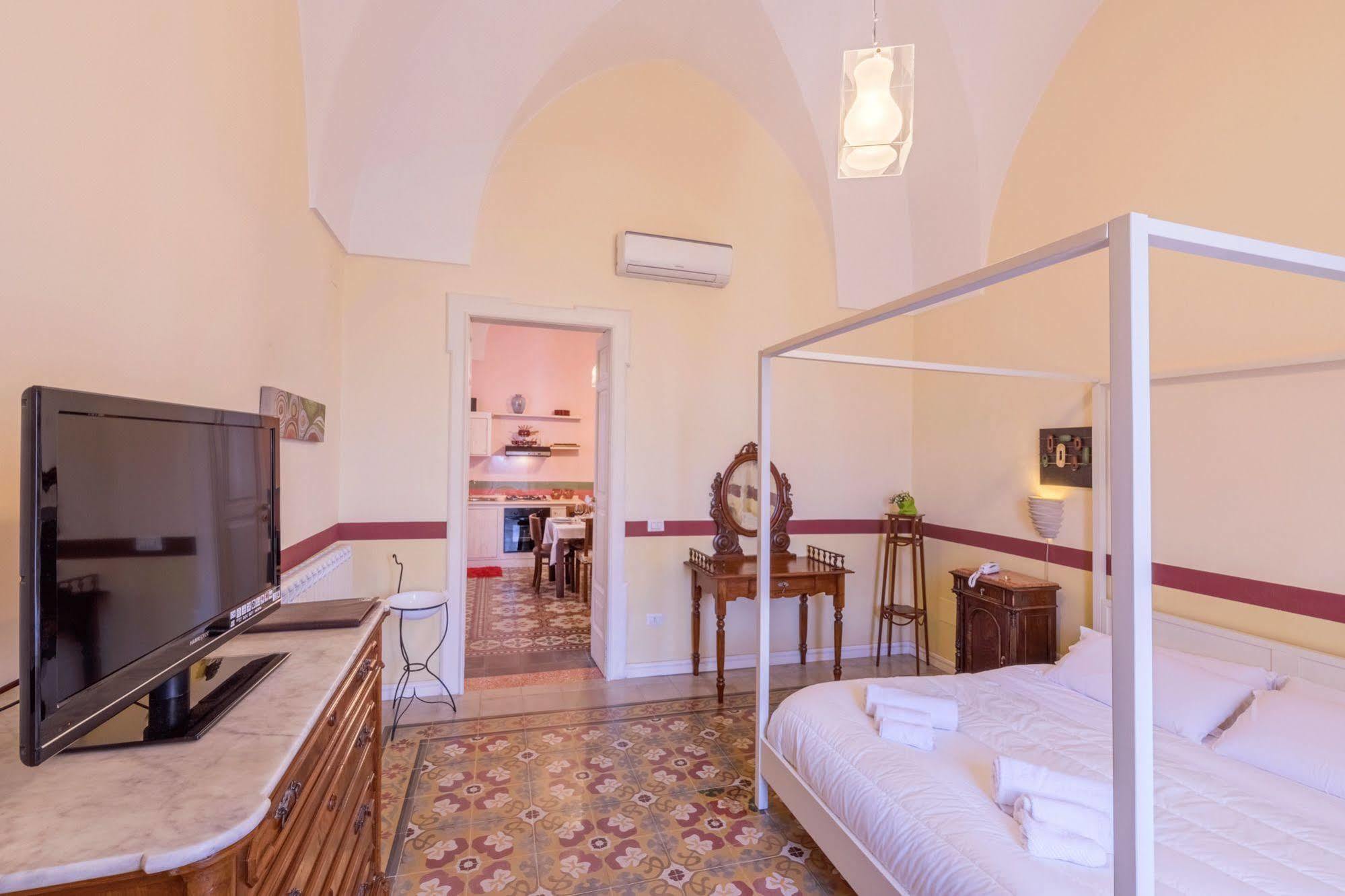 La Naca Della Taranta B&B Galatina Exterior foto